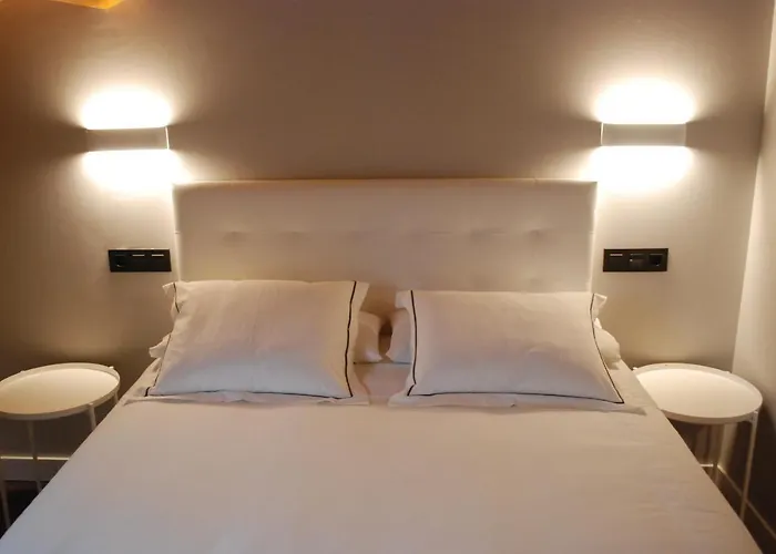 Altar Conde Luna By Gaiarooms דירה